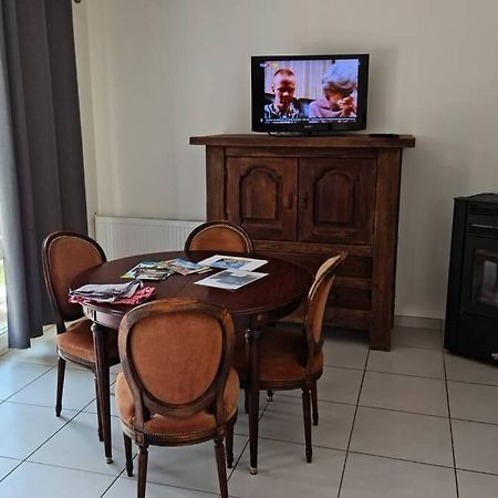 Maison Centre De Bellegarde Avec Jardin Et Terrasse Equipee D'Un Salon De Jardin Et D'Un Barbecue Cuisine Equipee 3 Chambres Avec 2 Lits Double 140X190 Et 2 Lits Simple Chauffage Poele A Granules Parking Gratuit Devant La Maison ベルガルド・ドゥ・ロアレ エクステリア 写真