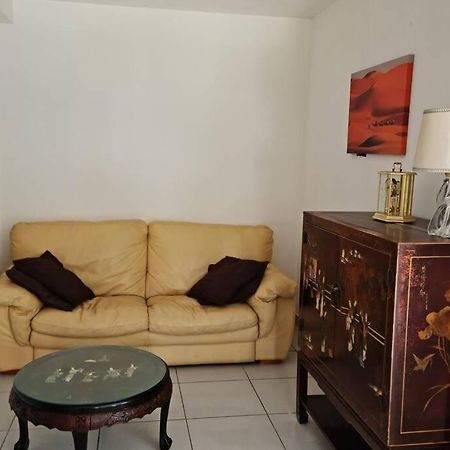 Maison Centre De Bellegarde Avec Jardin Et Terrasse Equipee D'Un Salon De Jardin Et D'Un Barbecue Cuisine Equipee 3 Chambres Avec 2 Lits Double 140X190 Et 2 Lits Simple Chauffage Poele A Granules Parking Gratuit Devant La Maison ベルガルド・ドゥ・ロアレ エクステリア 写真